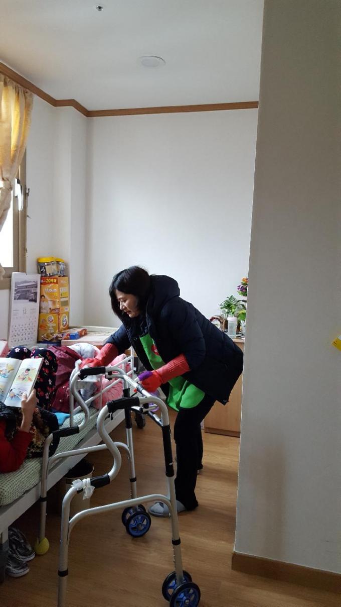 제주- 건협 어머니 사랑 봉사단 심인요양원 자원봉사 (17.12.14) 사진