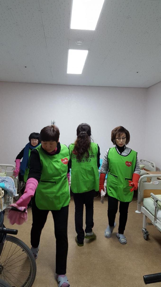 제주- 건협 어머니 사랑 봉사단 심인요양원 자원봉사 (17.12.14) 사진