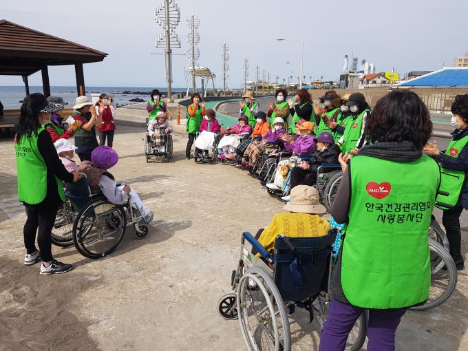 제주-건협어머니사랑봉사단 삼양소규모노인복지센터 찾아 봉사활동펼쳐 사진