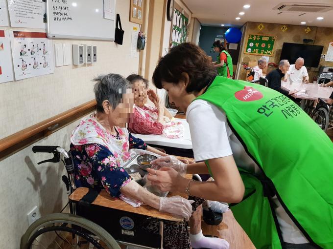 제주-한국요양원 찾아 무료건강검진 및 어머니사랑봉사단 봉사활동실시(2018.8.9) 사진