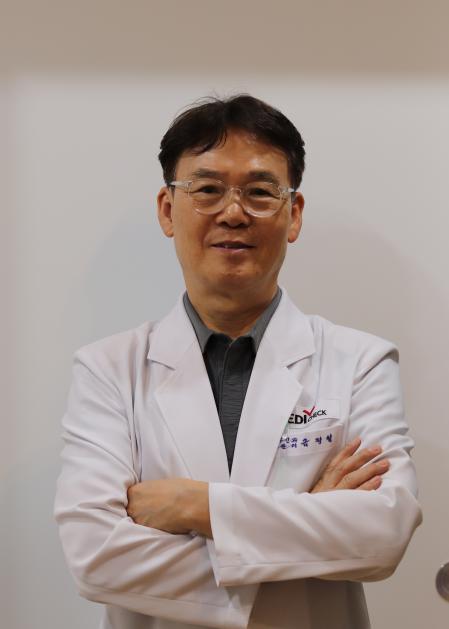 금정철(산부인과).jpg